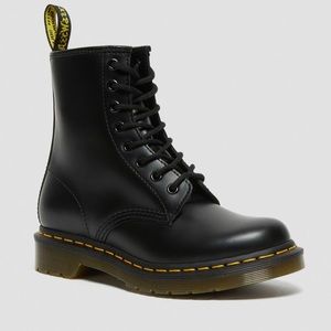 Dr. Martens Women’s Black 1460 Combat boot, Size 9